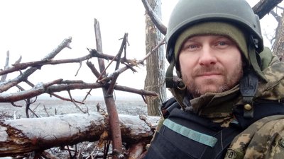 Вирубував з мерзлої землі тіла загиблих побратимів: що розповідає боєць із позивним Водолаз про півтора року “на нулі”