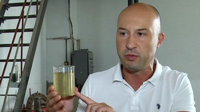 Житомирянка скаржиться, що протягом трьох місяців у неї з крану тече брудна вода