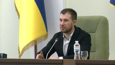 Знести не можна відновити: що чекає на пошкоджену обстрілами будівлю дитячої стоматполіклініки у Чернігові Знести не можна відновити: що чекає на пошкоджену обстрілами будівлю дитячої стоматполіклініки у Чернігові