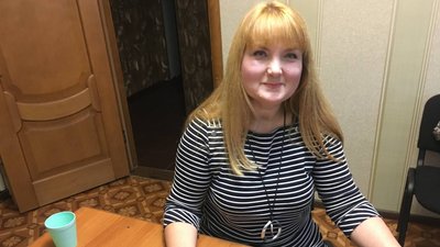 Житомирянка Лариса Дановська навчила дітей створювати новорічні іграшки з вовни