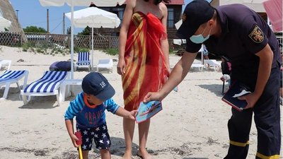 Двоє людей загинули на воді на Херсонщині. Рятувальники радять не нехтувати правилами безпеки Двоє людей загинули на воді на Херсонщині. Рятувальники радять не нехтувати правилами безпеки