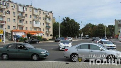 Сів за кермо напідпитку та стріляв з пістолета: на Одещині затримали 63-річного чоловіка