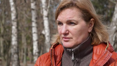 Кількаметрові вирви та зруйновані будинки: ситуація в Чугуєві після масованих обстрілів Кількаметрові вирви та зруйновані будинки: ситуація в Чугуєві після масованих обстрілів