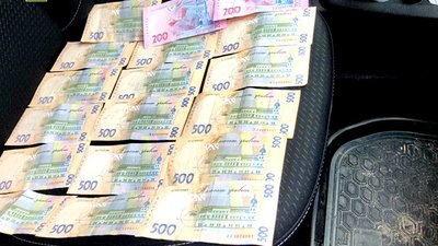 На Тернопільщині на хабарі затримали посадовця На Тернопільщині на хабарі затримали посадовця