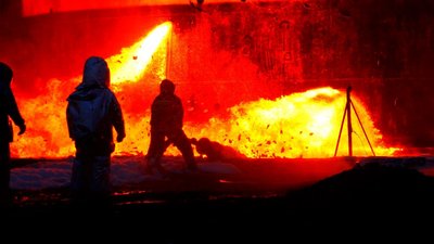 У Львові загасили пожежу на території підприємства по якому Росія здійснила ракетний удар У Львові загасили пожежу на території підприємства по якому Росія здійснила ракетний удар