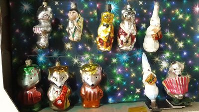 Іграшки, яким півстоліття. Жителька Кіровоградщини зібрала колекцію з тисячі ялинкових іграшок Іграшки, яким півстоліття. Жителька Кіровоградщини зібрала колекцію з тисячі ялинкових іграшок