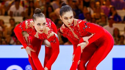 Українська команда з художньої гімнастики в групових вправах з п'ятьма м'ячами