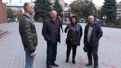 На Франківщині люди вимагали в облдержадміністрації відремонтувати дорогу Долина – Велика Тур’я На Франківщині люди вимагали в облдержадміністрації відремонтувати дорогу Долина – Велика Тур’я