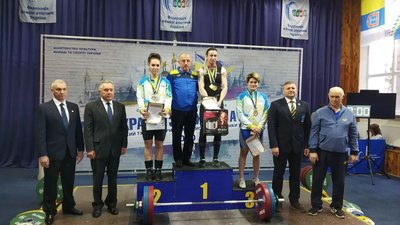 Прикарпатка встановила два рекорди України на змаганнях з важкої атлетики