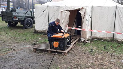 У Кропивницькому облаштували "пункт незламності" з ліжками, пічкою та місцем для матері та дитини У Кропивницькому облаштували "пункт незламності" з ліжками, пічкою та місцем для матері та дитини