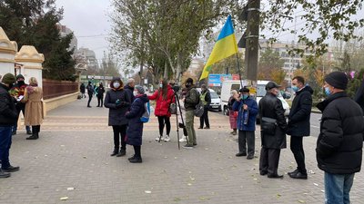 У Миколаєві відбувається хода до Дня пам'яті жертв голодомору У Миколаєві відбувається хода до Дня пам'яті жертв голодомору