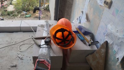 Щоб перезимувати: в Охтирці відновлюють пошкоджені через війну будинки Щоб перезимувати: в Охтирці відновлюють пошкоджені через війну будинки