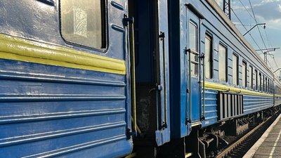 На Полтавщині скасували деякі приміські потяги через ремонтні роботи після обстрілу