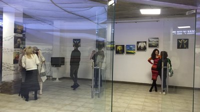 У Черкасах відкрили виставку дитячих картин, створених за допомогою штучного інтелекту У Черкасах відкрили виставку дитячих картин, створених за допомогою штучного інтелекту