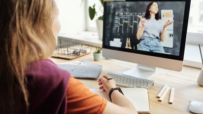Школи Херсонщини переходять на дистанційну форму навчання