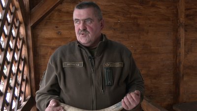 Імітує "пісні". Прикарпатець Олексій Онутчак вміє "розмовляти" з оленями Імітує "пісні". Прикарпатець Олексій Онутчак вміє "розмовляти" з оленями