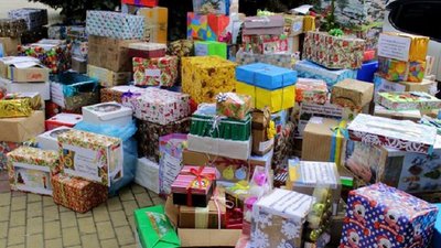 Подарунки передадуть спочатку до Слов’янська та Краматорська, а звідти – на бойові позиції зони ООС. Фото: Хмельницька ОДА