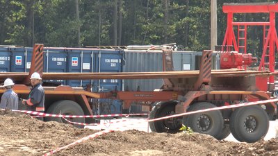 Роботи з видобутку газу, що проводяться поблизу села Комишня Роботи з видобутку газу, що проводяться поблизу села Комишня