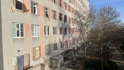 Російська армія зруйнувала 50 % відділення дитячої лікарні у Херсоні Російська армія зруйнувала 50 % відділення дитячої лікарні у Херсоні