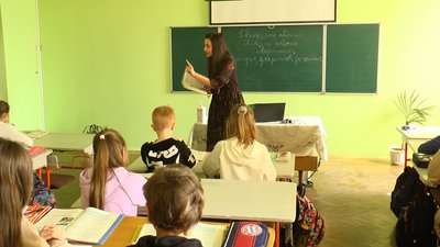 Мама все знатиме: як у ліцеї на Франківщині повністю перейшли на електронні журнали Мама все знатиме: як у ліцеї на Франківщині повністю перейшли на електронні журнали