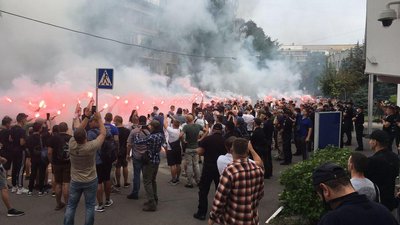 "Національний корпус" протестує під МВС проти затримання нападників на автобус в Харкові