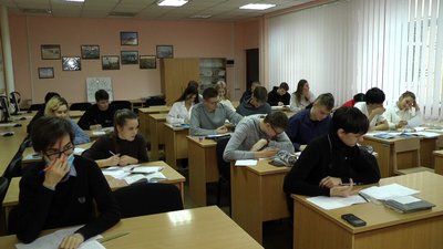 У Хмельницькому школярі повернуться за парти. Яка ситуація в інших громадах