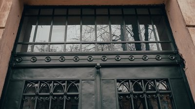 У Львові відновили історичну браму на вулиці Костя Левицького