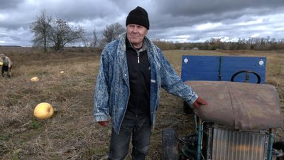 "Не думала, що воно поїде": на Новгород-Сіверщині чоловік зібрав автомобіль з металолому "Не думала, що воно поїде": на Новгород-Сіверщині чоловік зібрав автомобіль з металолому