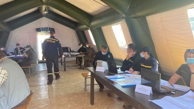 Як гасити лісові пожежі: на Херсонщині відбулись навчання рятувальників, лісничих та військових Як гасити лісові пожежі: на Херсонщині відбулись навчання рятувальників, лісничих та військових