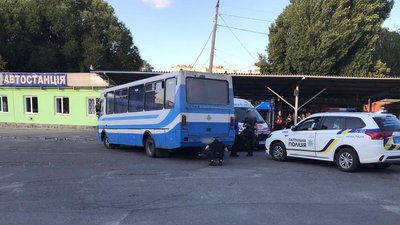 Смертельна ДТП у Вінниці: на території вокзалу автобус наїхав на жінку