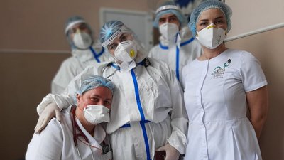 "Це неоціненні досвід і практика", - лікарка-інтерн ІФНМУ про боротьбу з COVID-19