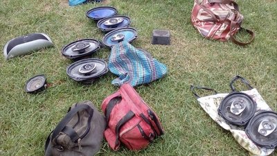 Неповнолітніх, які обкрадали автомобілі, затримали на Закарпатті