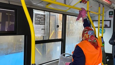 У Вінниці проводять дезінфекцію громадського транспорту У Вінниці проводять дезінфекцію громадського транспорту
