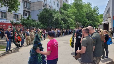 Загинув в бою. На Миколаївщині попрощалися з Сергієм Гуссіді