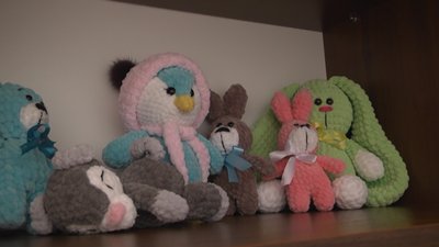 Майстриня з Луцька виготовляє іграшки