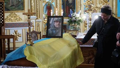 На Тернопільщині попрощалися із патрульним Даниїлом Сафоновим На Тернопільщині попрощалися із патрульним Даниїлом Сафоновим