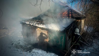 У пожежі загинула жінка на Чернігівщині через необережність під час куріння