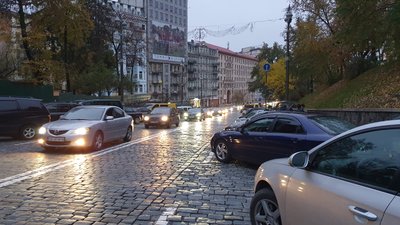 Понад тисяча машин. У Києві під Радою протестують "євробляхери" Понад тисяча машин. У Києві під Радою протестують "євробляхери"
