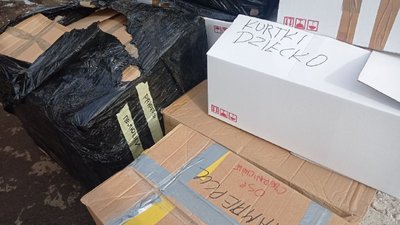 Півтори тони гуманітарної допомоги привезли з Польщі тернопільські волонтери Півтори тони гуманітарної допомоги привезли з Польщі тернопільські волонтери