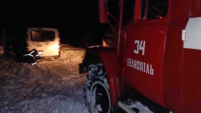 Негода на Житомирщині: у снігові замети потрапили пів сотні машин Негода на Житомирщині: у снігові замети потрапили пів сотні машин