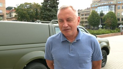 Прикарпатські спортсмени разом із волонтерами передали авто бійцям на фронт Прикарпатські спортсмени разом із волонтерами передали авто бійцям на фронт