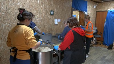 World Central Kitchen готує обіди для жителів деокупованої громади на Донеччині World Central Kitchen готує обіди для жителів деокупованої громади на Донеччині