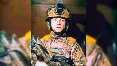 На Чернігівщині попрощалися з двома військовими, що загинули на Запоріжжі На Чернігівщині попрощалися з двома військовими, що загинули на Запоріжжі