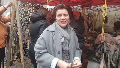 У Житомирі стартував флешмоб з плетіння маскувальних сіток для ЗСУ У Житомирі стартував флешмоб з плетіння маскувальних сіток для ЗСУ
