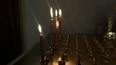 Свічки у храмі
