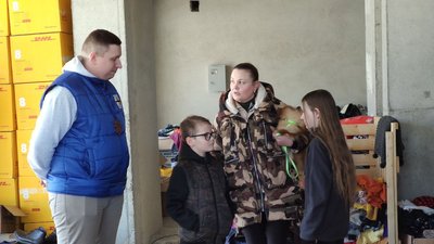 Склад одягу для переселенців Склад одягу для переселенців