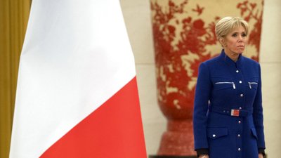 Дружина президента Макрона звернеться до суду через дописи про те, що вона (начебто) трансгендер