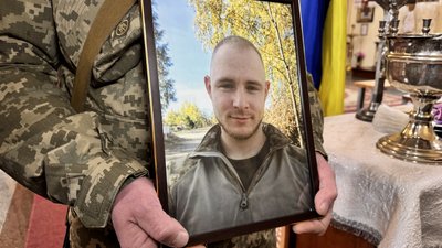 Вважався зниклим безвісти: у Полтаві попрощалися із військовим Владиславом Литвином