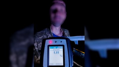 Рівень алкоголю в 30 разів перевищував норму: у Чернігові п'яний водій вантажівки спричинив ДТП
