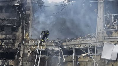 Влучання у торговельний центр Дніпра: що кажуть очевидці